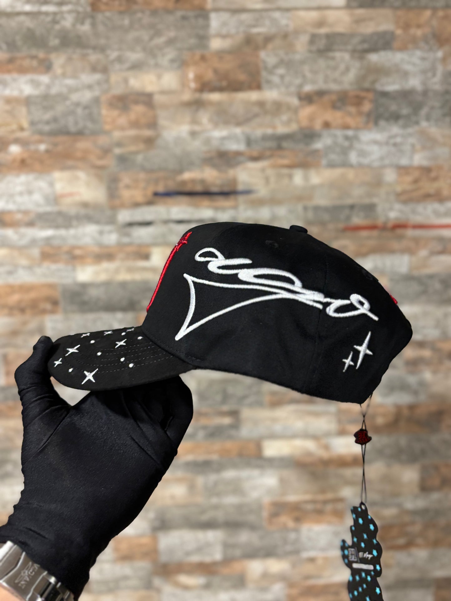 31 Hats | El mago + Etiqueta