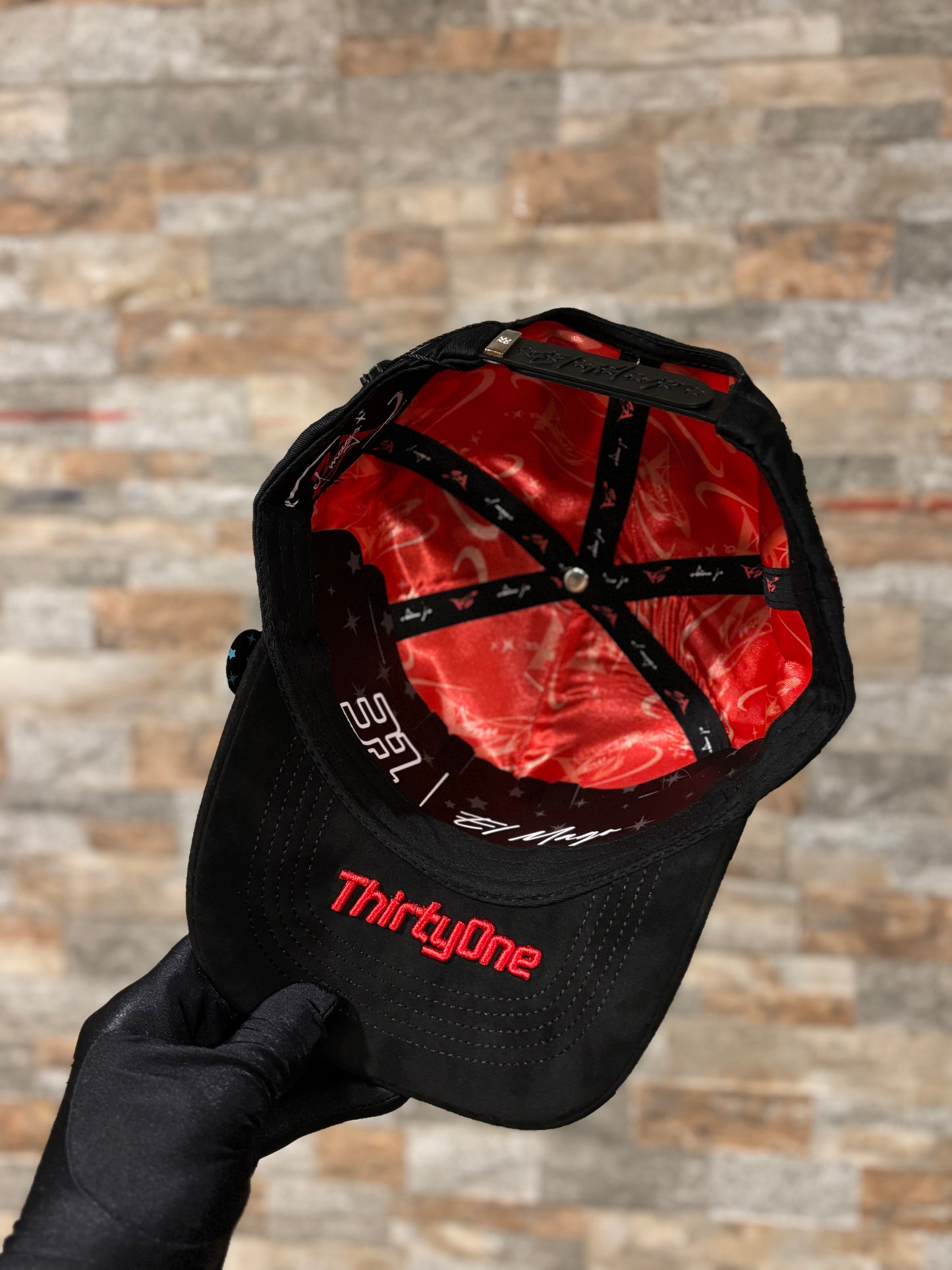 31 Hats | El mago + Etiqueta