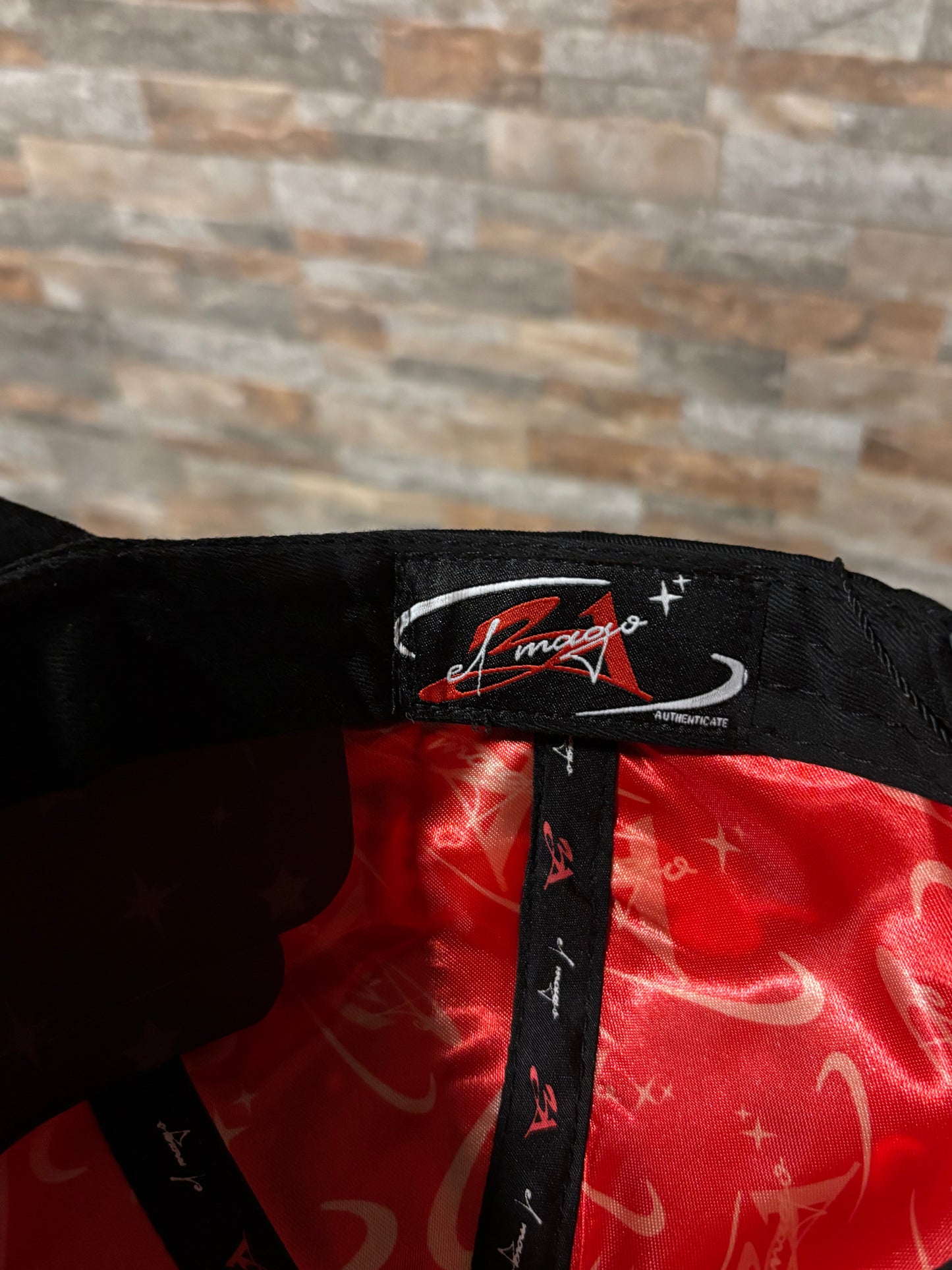 31 Hats | El mago + Etiqueta